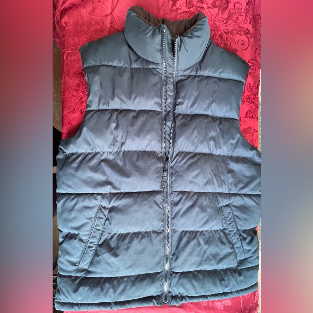 Old Navy Blue puffer vest, Men’s large